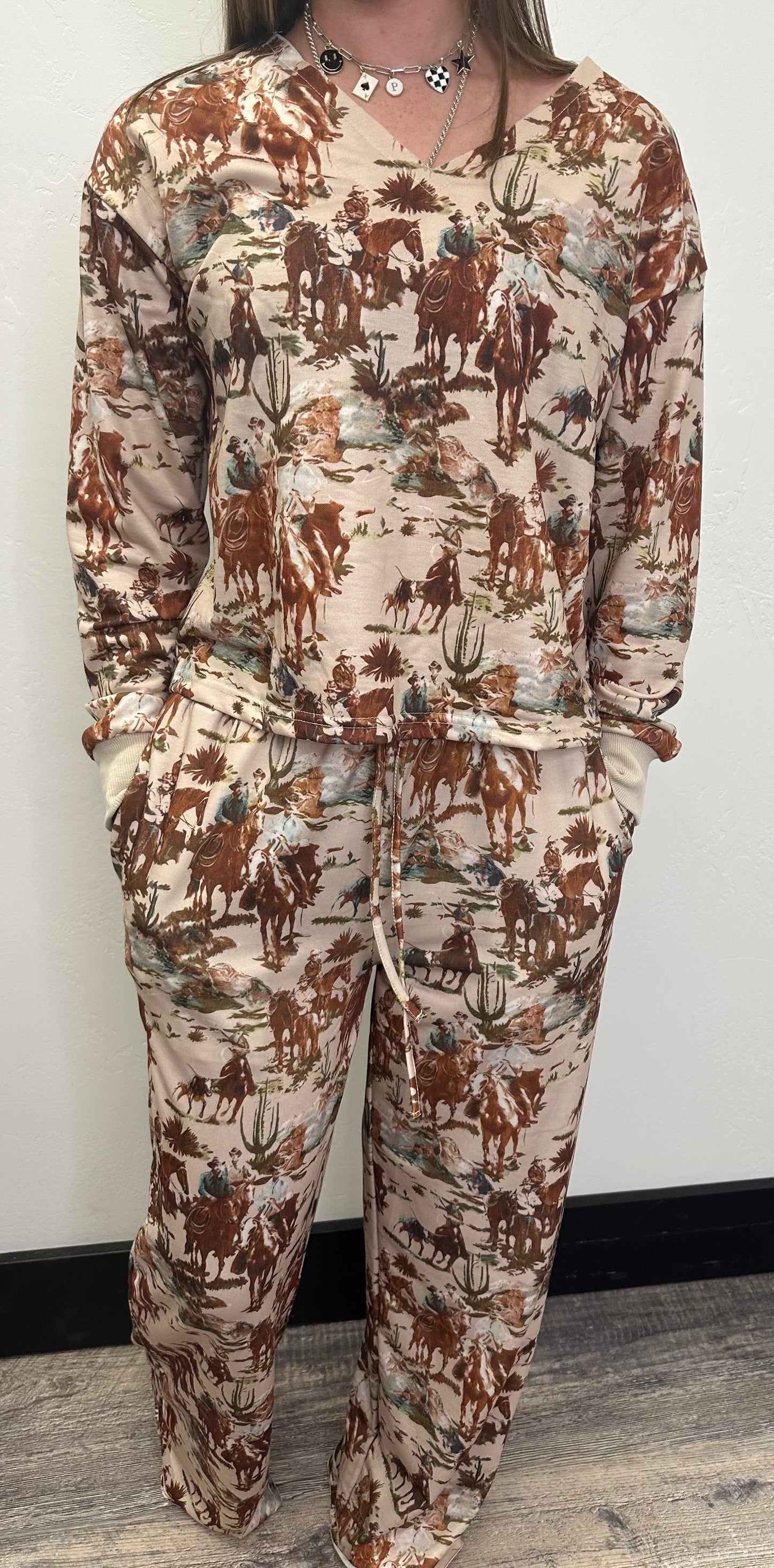 WESTERN SCENE TOP/BOTTOM SET