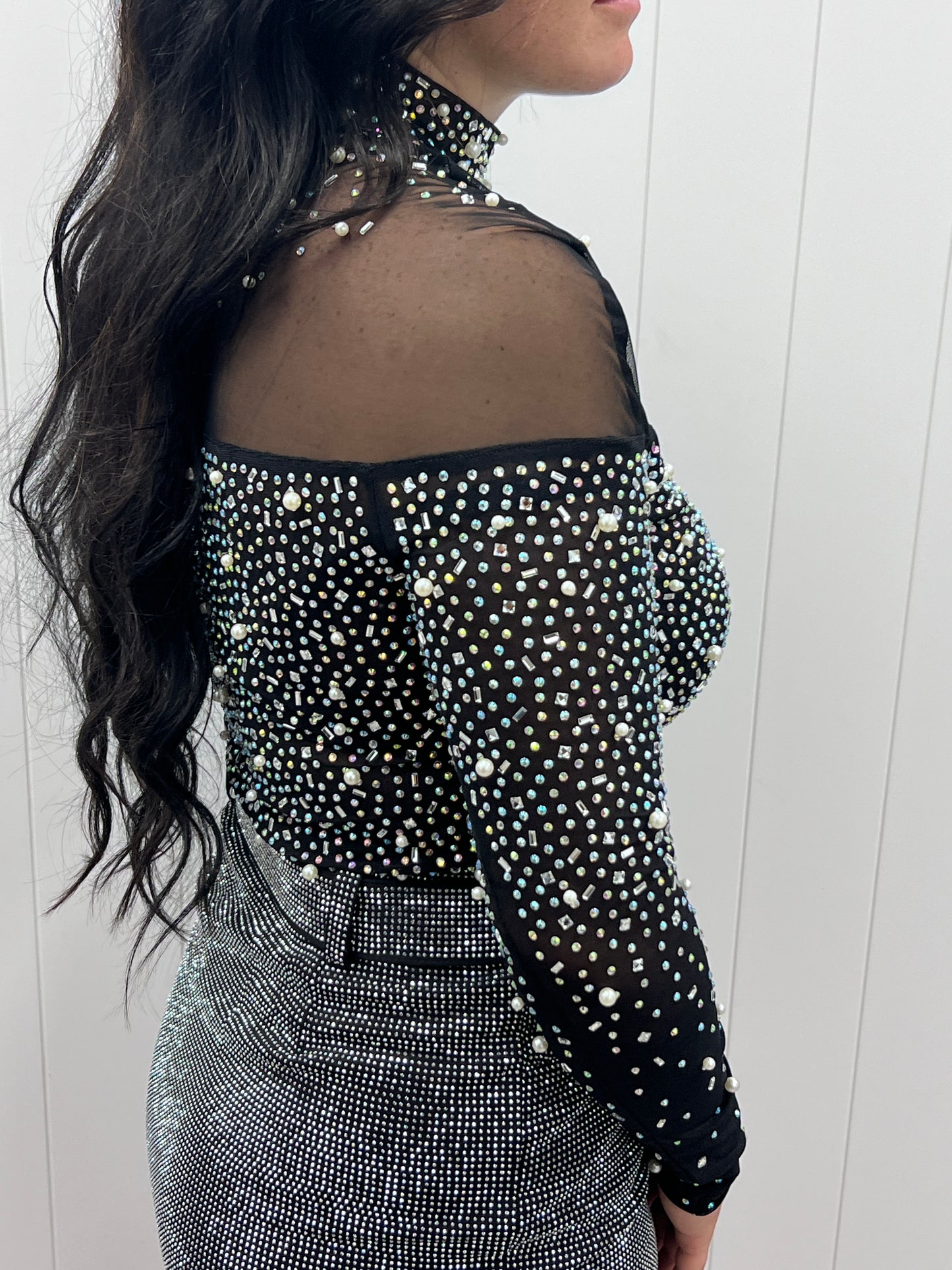 BLACK RHINESTONE/PEARL LONG SLEEVE CROP
