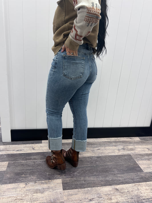 RISEN CUFFED SLIM STRAIGHT LEG JEANS